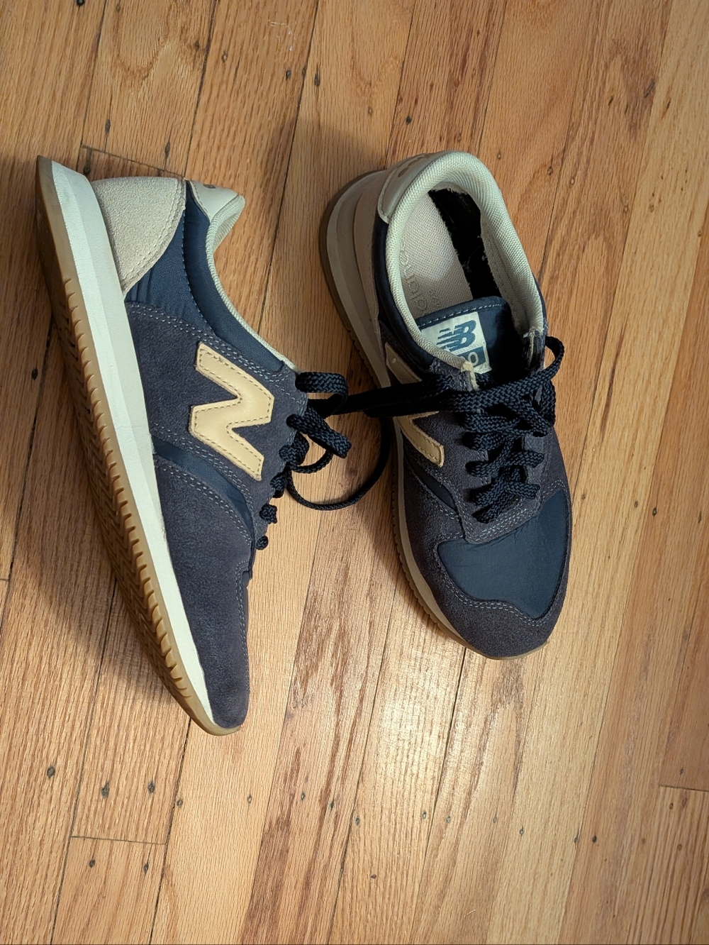 New Balance Navy and Cream Sneakers 420